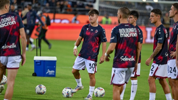 LIVE Cagliari-Bologna 0-0: Miranda a colpo sicuro, decisiva la respinta di Obert