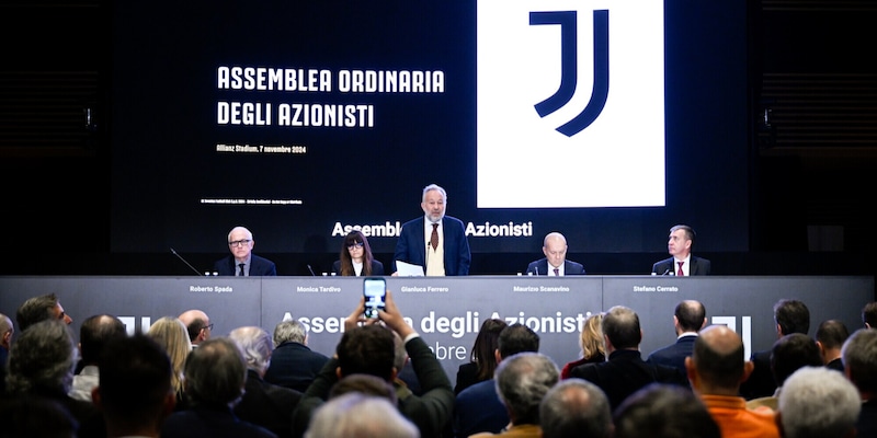 Assemblea Juve, la frase su Allegri: “Qualcuno ha tramato contro di lui”