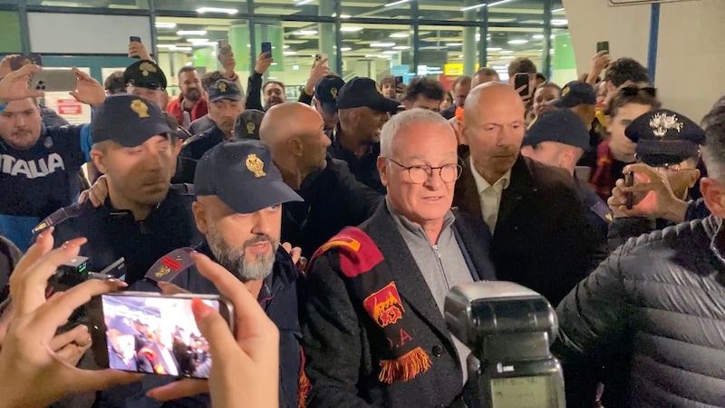 Roma, Ranieri atterrato a Fiumicino: tutti i video e le foto dell’arrivo dell’allenatore