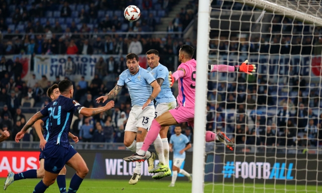 Un gol di Pedro nel recupero mette la quarta: Lazio unica a punteggio pieno in Europa League