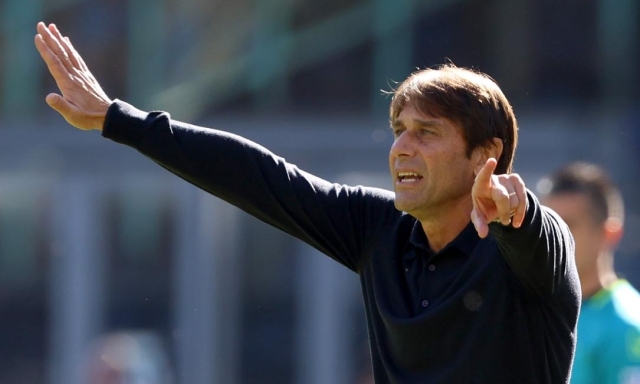 Conte: "A San Siro l'obiettivo è restare in testa. L'Inter è la più forte, per me un carico di emozioni"