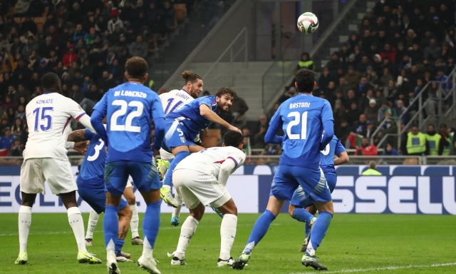 Una doppietta di testa di Rabiot condanna l'Italia: 1-3 con la Francia e 2° posto nel girone