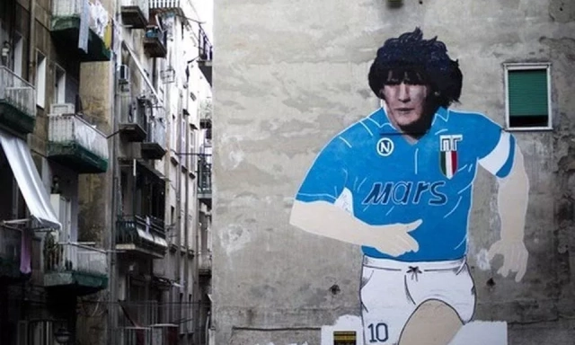 Boom di turisti al murale di Maradona: solo il Colosseo è visitato di più